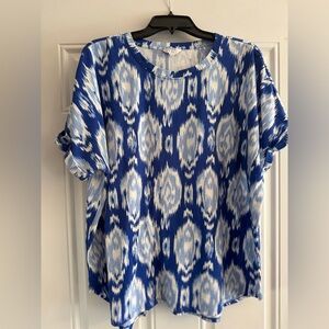 Crown & Ivy Blue and White Ikat Short Sleeve Top